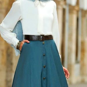 Modanisa petrol blue skirt and white top set